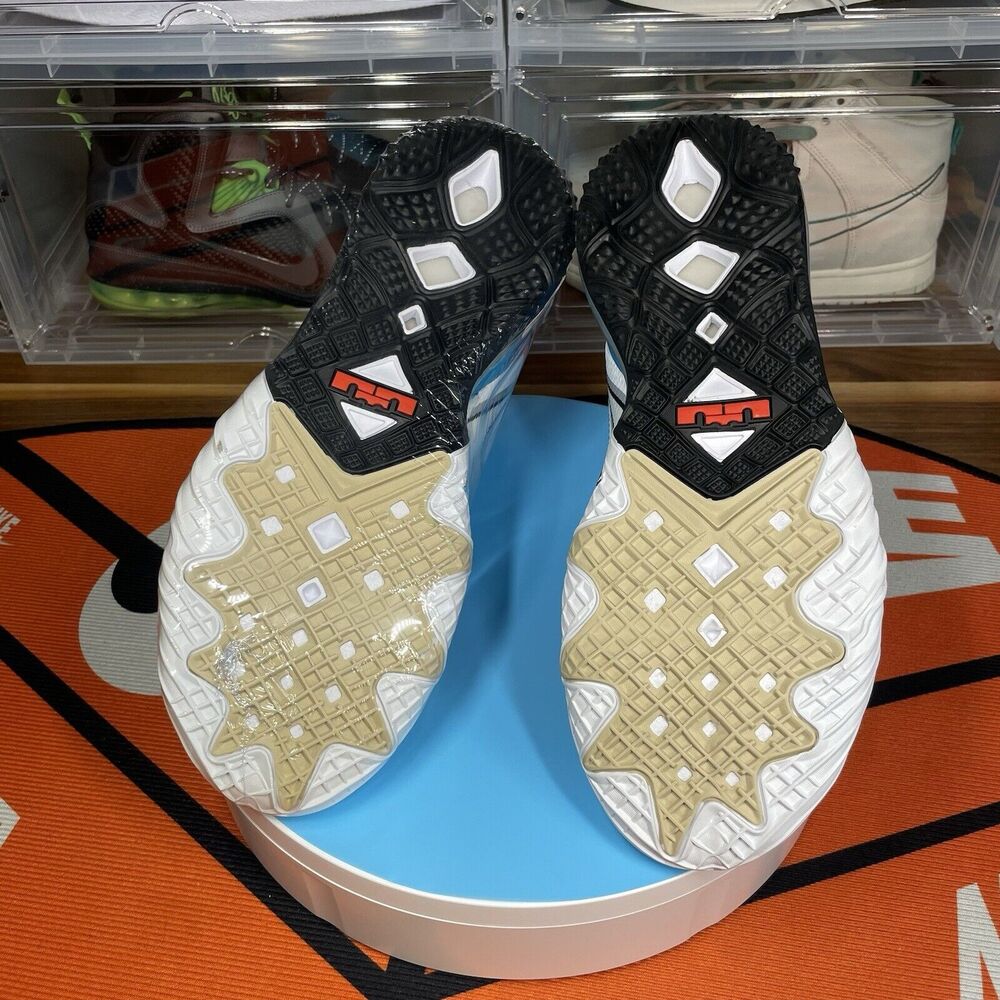 Size 10.5- Nike LeBron 18 XVIII Low - Stewie Griffin SOLD - Picture 9 of 11